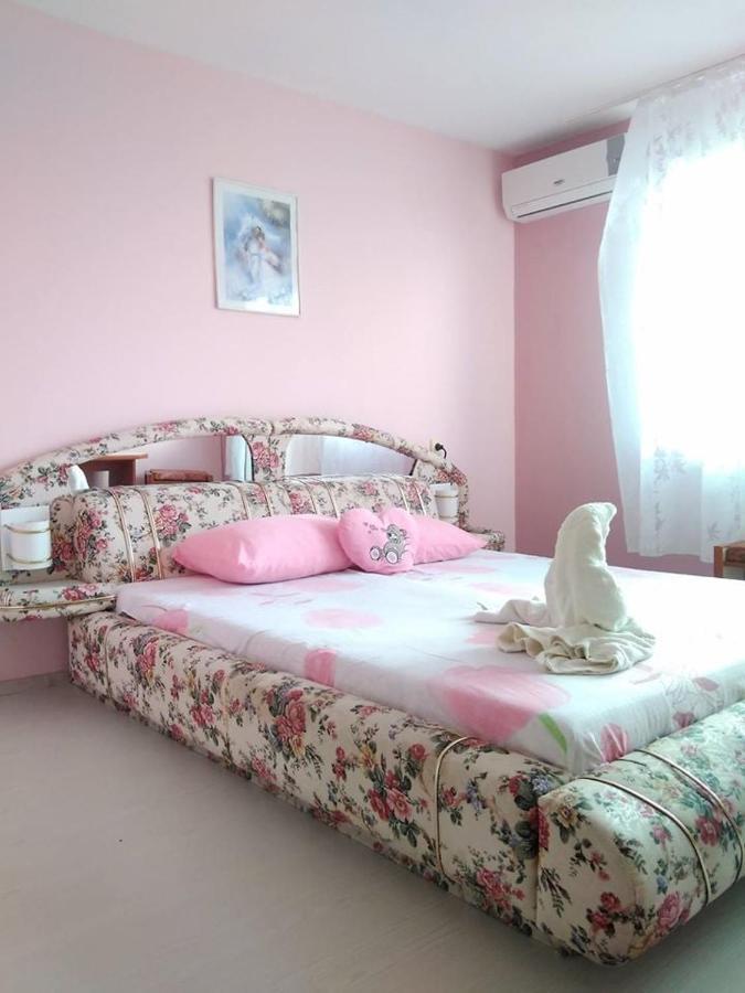 Къща За Гости Синьо Лято Pomorie Exterior photo