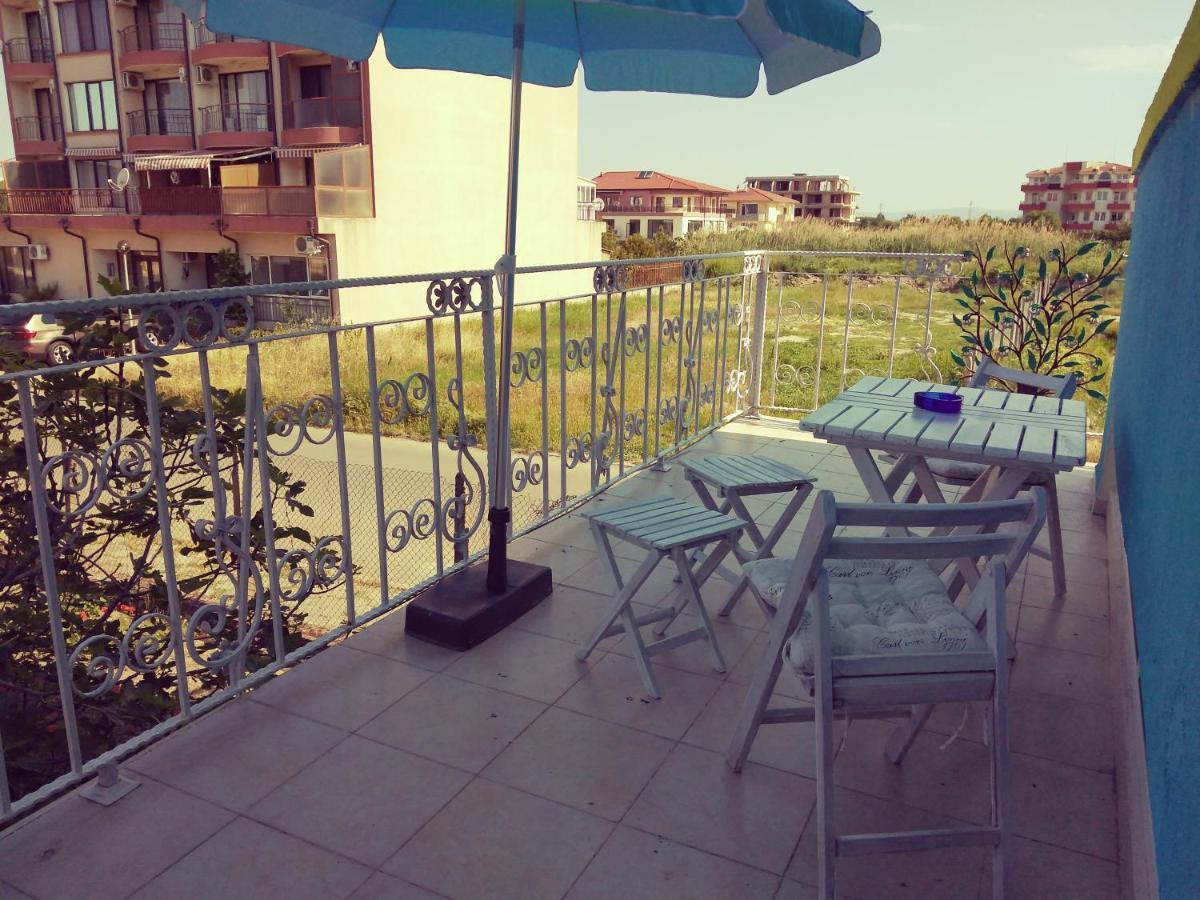 Къща За Гости Синьо Лято Pomorie Exterior photo