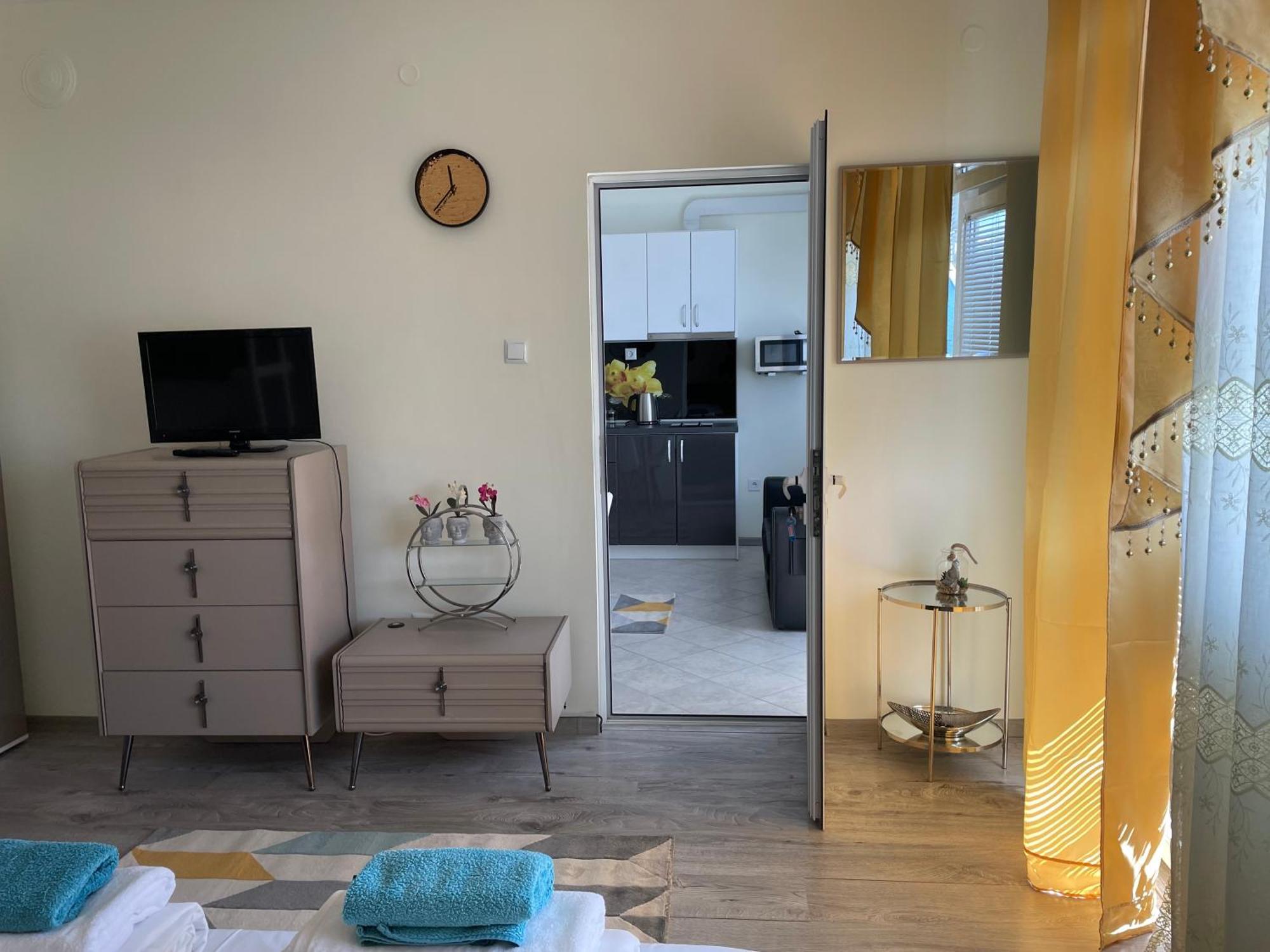 Къща За Гости Синьо Лято Pomorie Exterior photo
